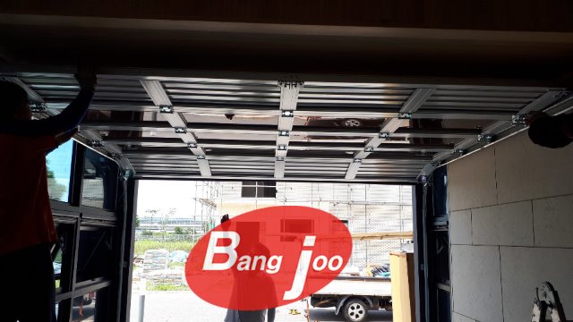 오버헤드도어(주택용)_인천 청라 주택차고지3.jpg